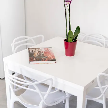 Eos - Elegants & Apartament *