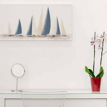 Eos - Elegant & Apartament *