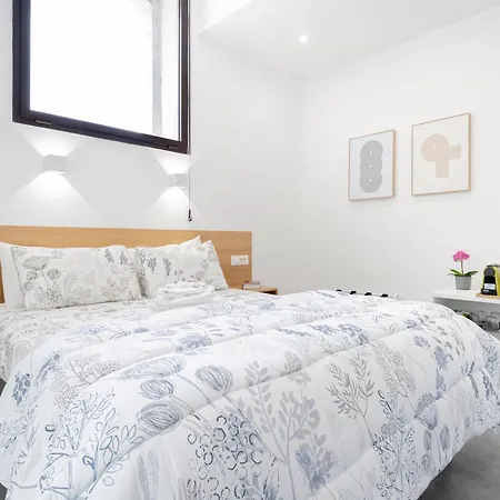 Eos - Elegant & Apartament *