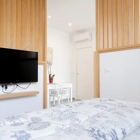 Eos - Elegant & * Syrakuzy