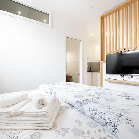 Eos - Elegants & Apartment