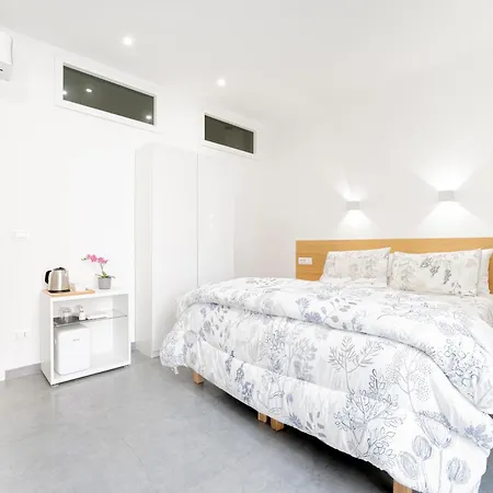 Eos - Elegants & Apartment *
