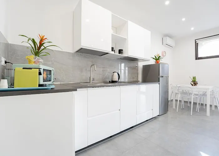 Eos - Elegant & Apartament *