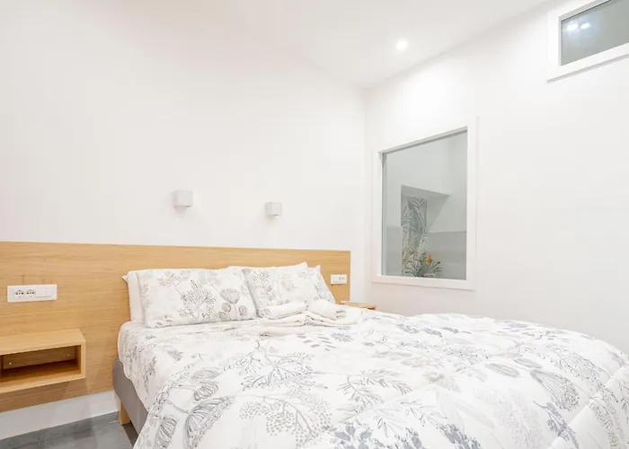 Eos - Elegant & Apartament *